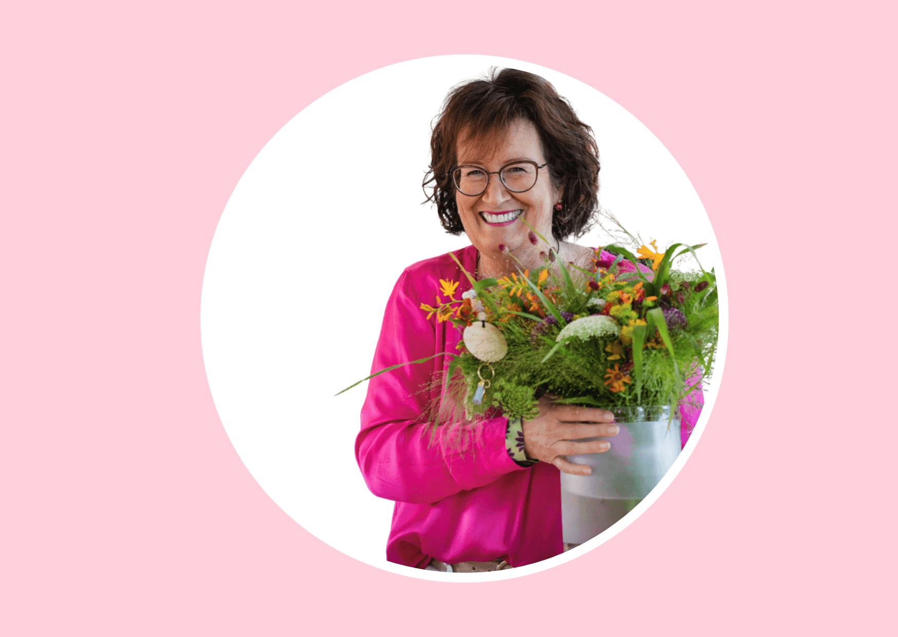 rosa Hintergrund Regina mit Vase und Blumen