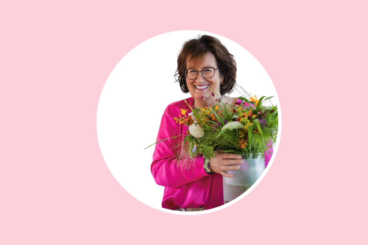 Regina mit Blumenvase